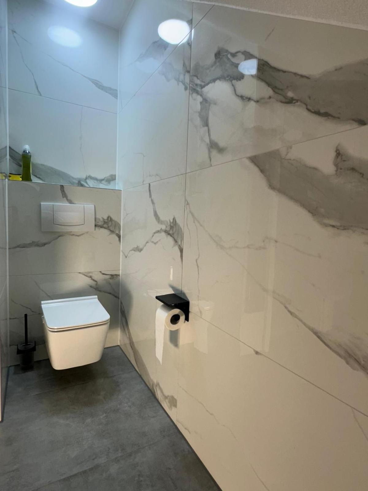 Flexible, Schoene Und Gut Aussehende Feriensuite Reutlingen Exterior foto
