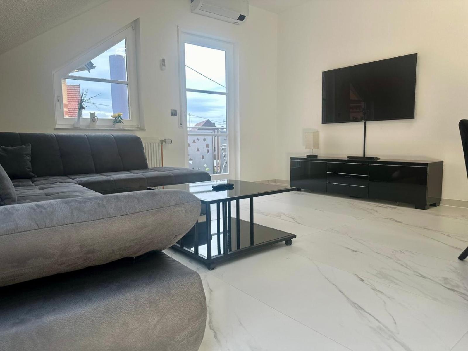 Flexible, Schoene Und Gut Aussehende Feriensuite Reutlingen Exterior foto